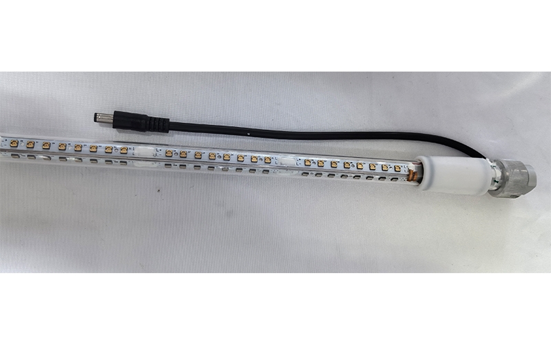 Internal quartz cover LED water-cooled light reaction module